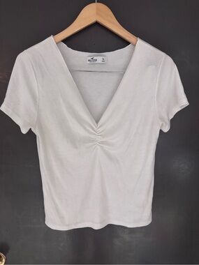 Hollister Cream Ribbed V-Neck Short Sleeve Top